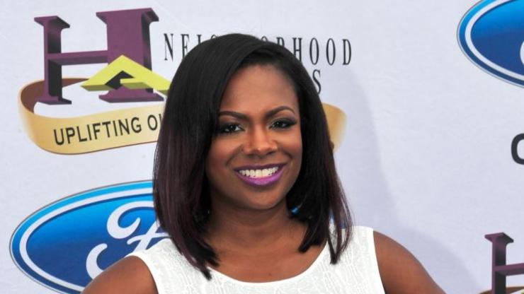 Kandi Burruss Old Lady Gang Restaurant Shooting Leaves Injured Street Stalkin